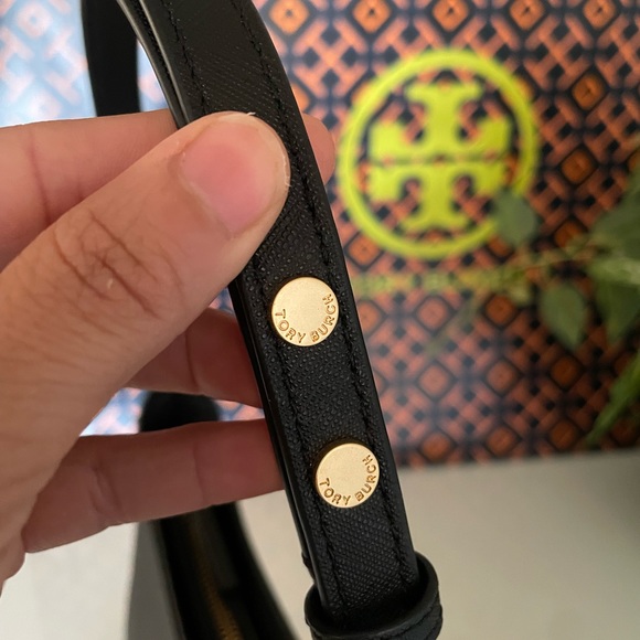 New , Authentic Tory Burch emerson zip shoulder bag - Picture 7 of 16